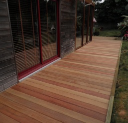 terrasse en bois exotique cumaru